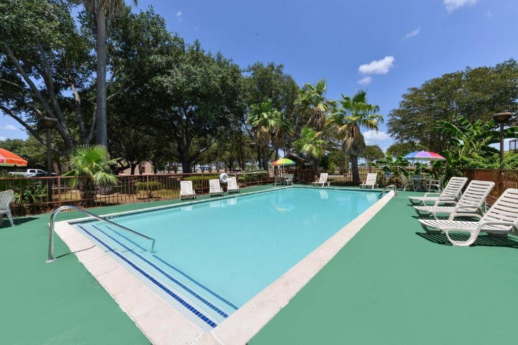 Americas Best Value Inn & Suites 빅토리아 외부 사진
